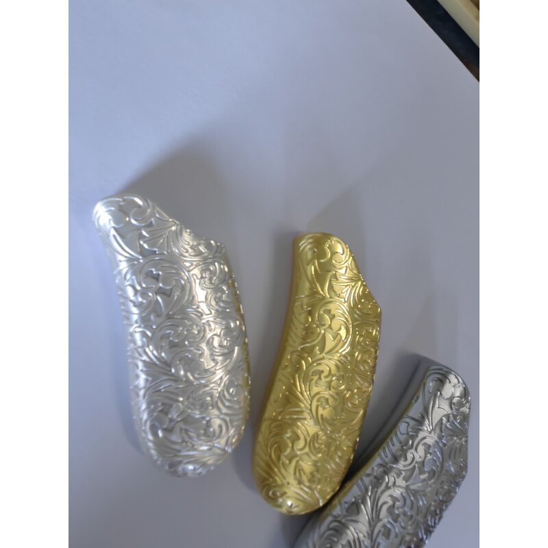 Lighter Case Manufacturer - Banana-Shaped Arabesque Artistic Protective Cover for J5 Lighters