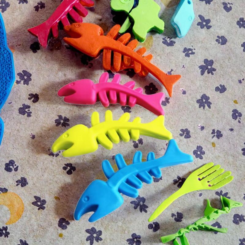 Pet Chew Toys Manufacturer - Fish Bone Shaped Squeaky for Cats Dogs