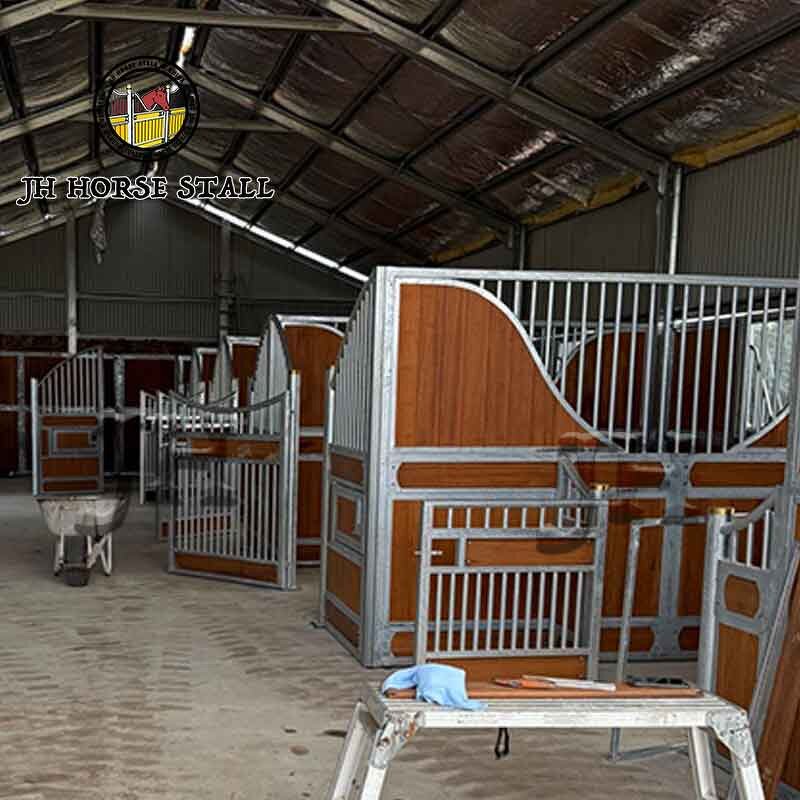 Horse Stable Fronts Manufacturer - Ventilated European Style Stainless Steel Hinged Door Mesh