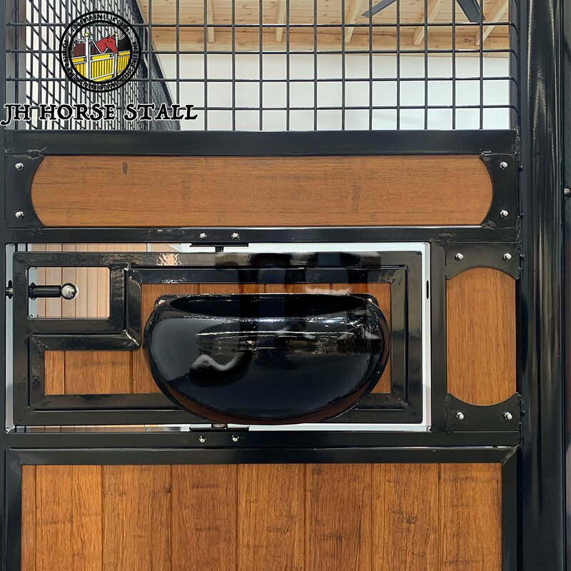 Aluminium Horse Feeders Manufacturer - Rotatable Feeding Bowl for Barn Stable