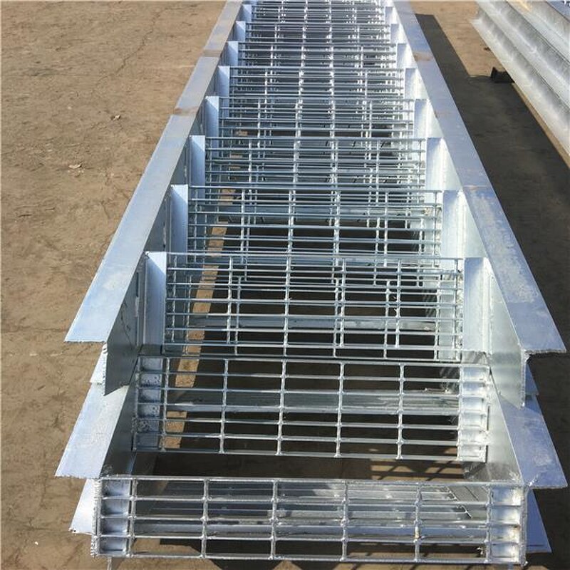 Steel Grating Manufacturer - Galvanized Durable for Industrial Staircase