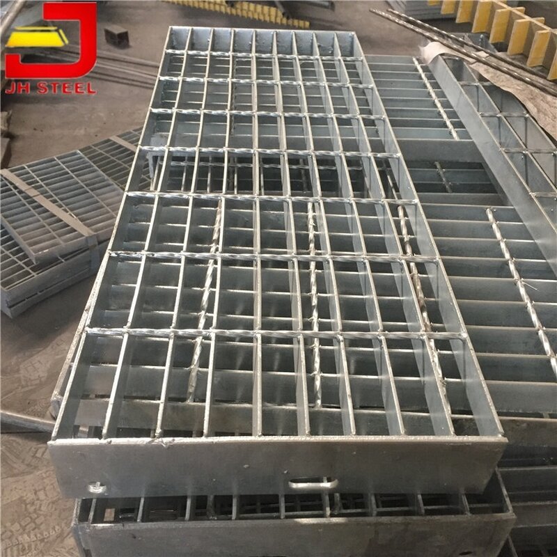 Steel Grating Manufacturer - Outdoor Galvanized Anti Slip Iron Metal Plate Stair Treads