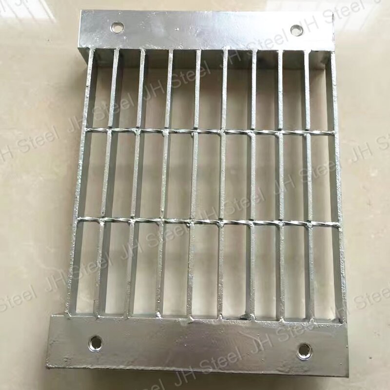 Steel Grating Manufacturer - Industrial Hot Dipped Galvanized Outdoor Metal Drain Cover