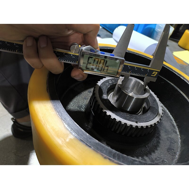 Solid Polyurethane Drive Wheel Manufacturer - Linde 360x140-90mm for Reach Truck R14 R16 R20 R25