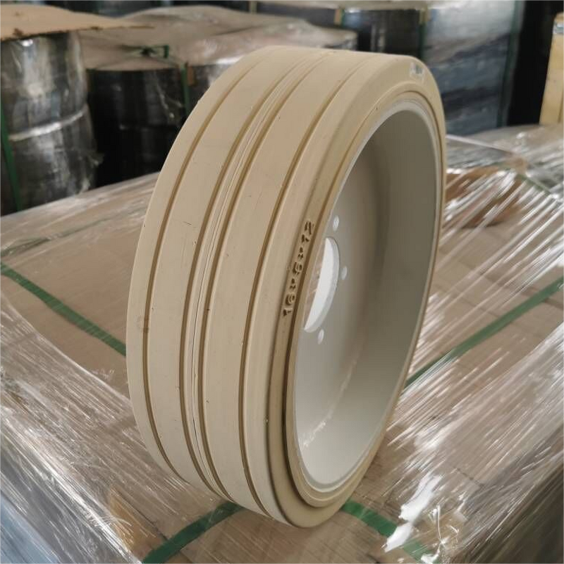 Scissor Lift Parts Manufacturer - Genie GS1930 Non Marking Tire 12x4.5 105122