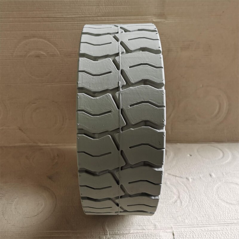 Scissor Lift Parts Manufacturer - Genie GS1930 Non Marking Tire 12x4.5 105122