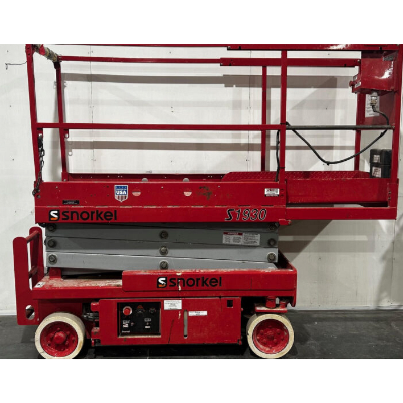 Scissor Lift Parts Manufacturer - Snorkel S1930 Non Marking Wheel 12x4 Solid Tyres 301399