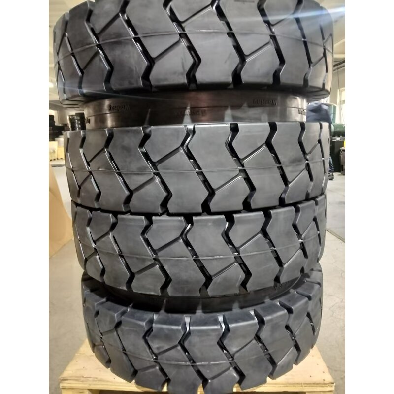 Solid Tire Manufacturer - 10.00-20/7.0 for Terex-Fuchs MHL 340