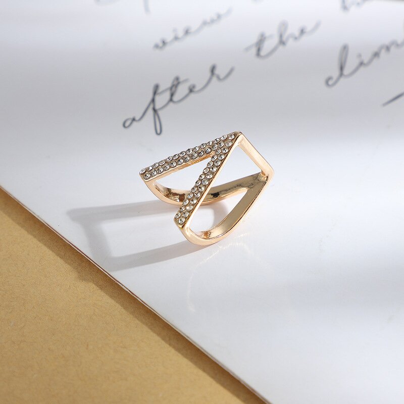 Scarf Clasp Manufacturer - Factory Direct Sales Simple Three Ring Clasp Brooch Fashion Women's Corsage Shawl