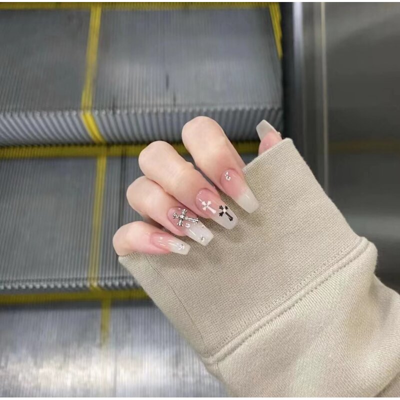 Press on Nails Manufacturer - Professional Customize Handmade Acrylic Gel