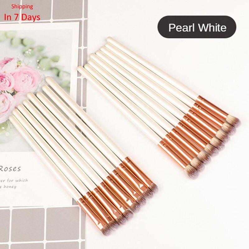 Single Fan Makeup Brush - Black Wooden Handle Synthetic Facial Cosmetic Tool