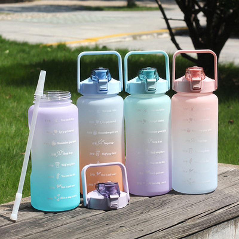Water Bottle Manufacturer - 64oz PC Bpa Free Wall Insulated Shaker with Straw Lid