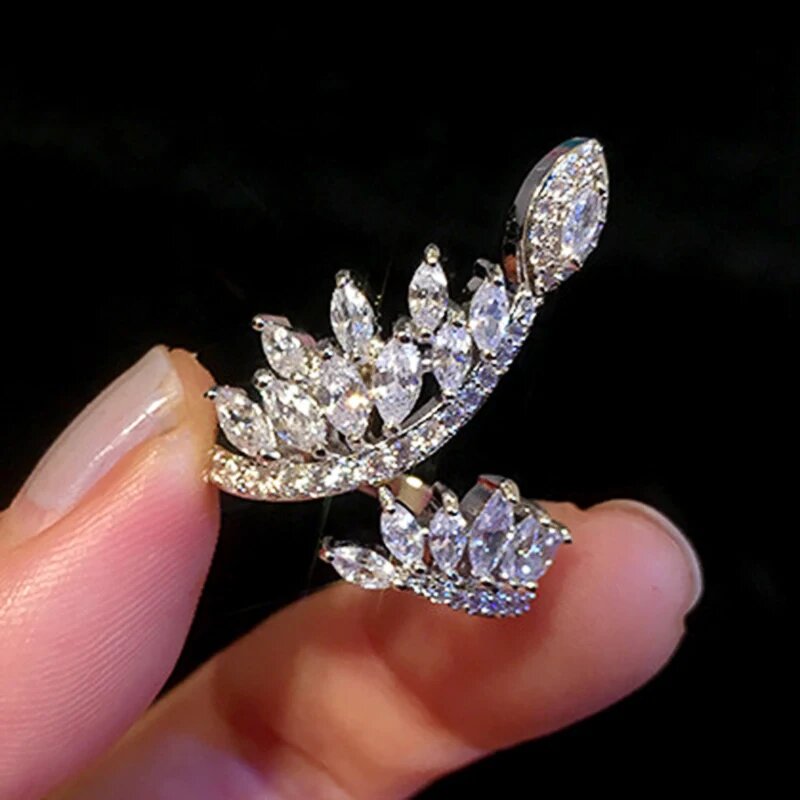 Rings Manufacturer - OEM Wholesale Light Green Crystal Feather Design Bridal