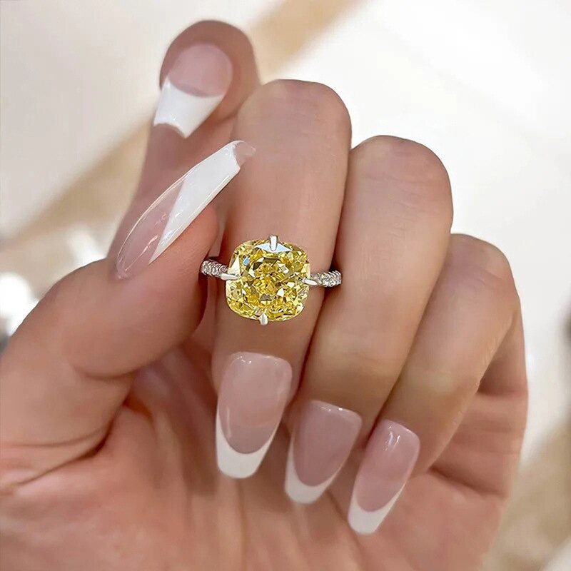 Rings Manufacturer - Exquisite Snowflake Design Oval Cubic Zirconia Twist Bridal