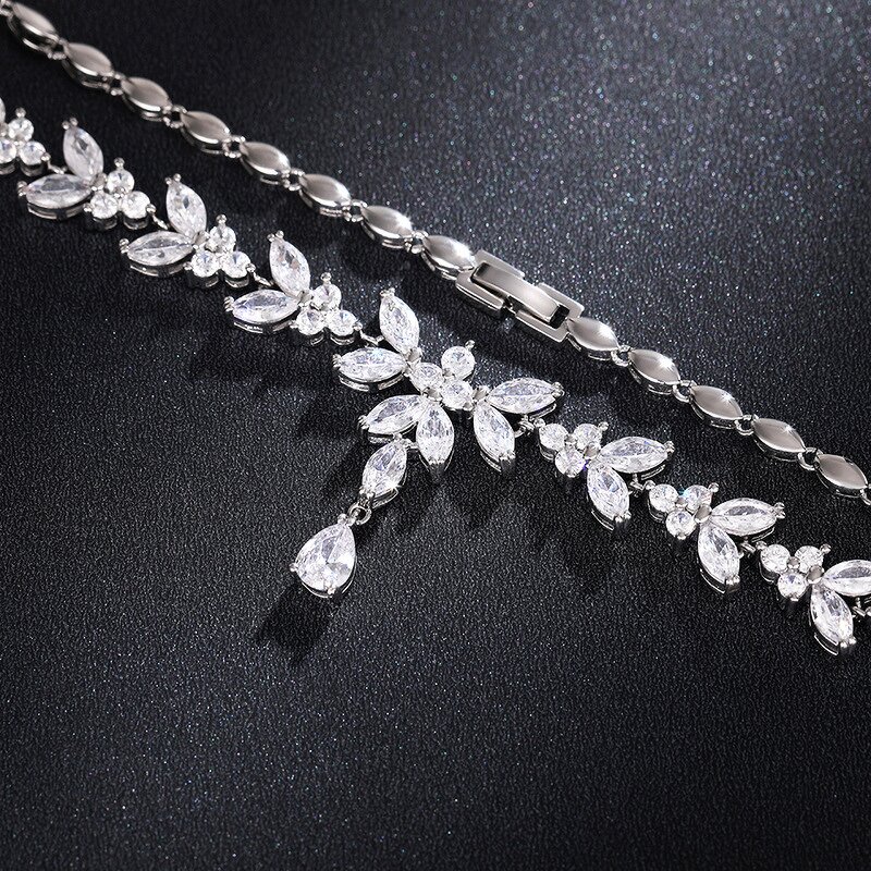 Jewelry Sets Manufacturer - Dainty Water Drop Design Crystal Zircon Necklace Earrings Set