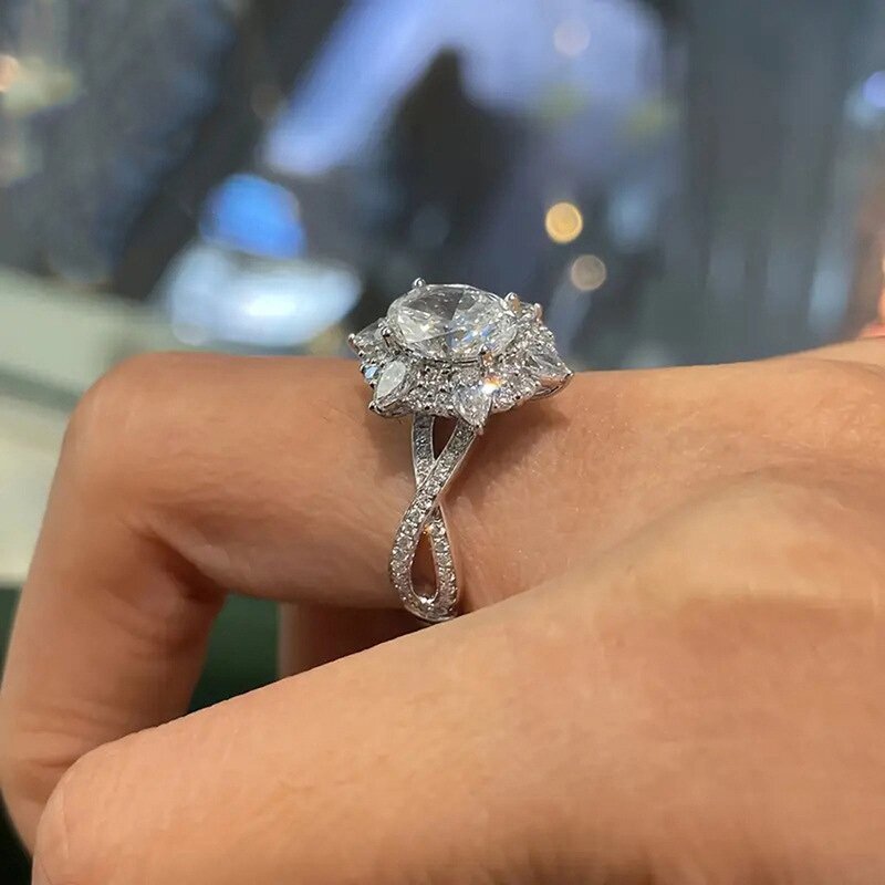 Rings Manufacturer - Elegant Geometry Shaped Round Imitated Diamond Band