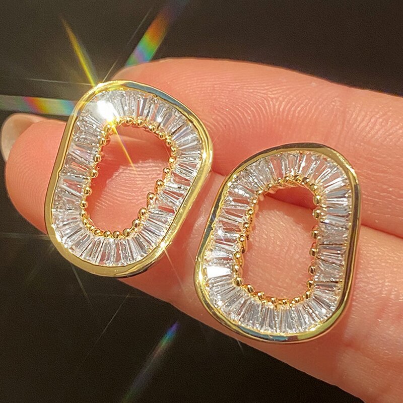 Earrings Manufacturer - Trendy Round Shaped Sparkling Imitated Diamond Drop