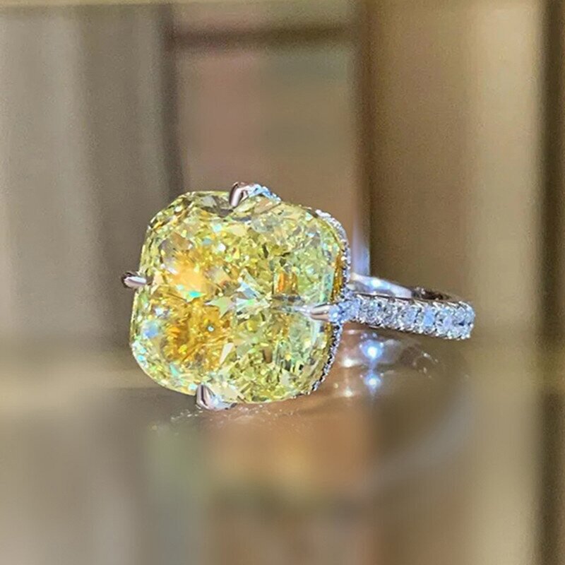 Rings Manufacturer - Exquisite Snowflake Design Oval Cubic Zirconia Twist Bridal