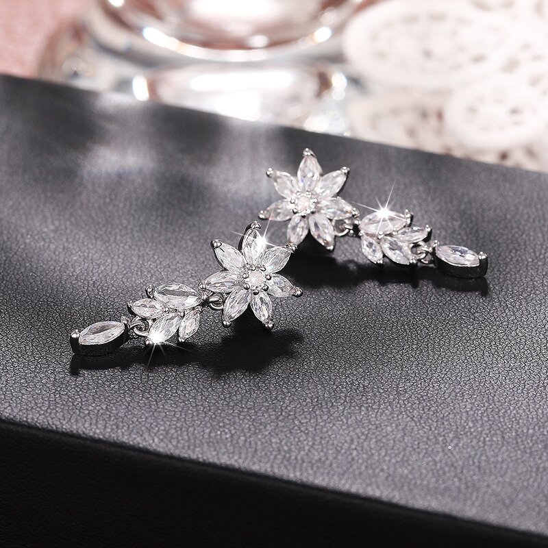 Earrings Manufacturer - Exquisite Triangle Design Round Shiny Imitated Diamond