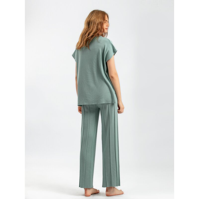 Women Two Piece Set Manufacturer - Liu Ming 2024 Summer Sleeveless Tops + Pleated High Waist Pants