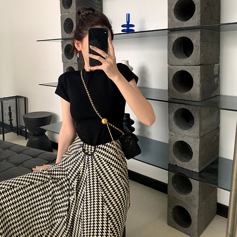 Cotton T-shirt Manufacturer - 2025 Straight Shoulder Slimming Round Neck Layered