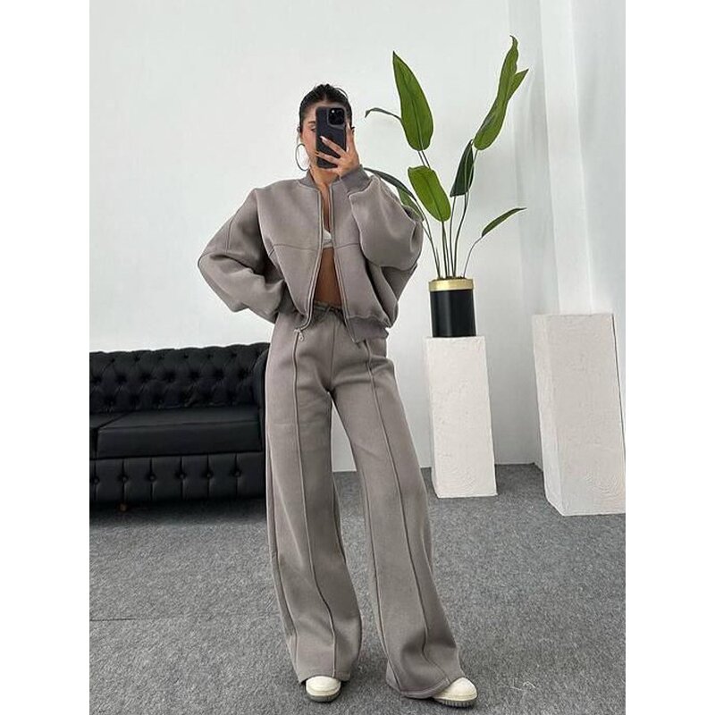 Women's Tracksuits Manufacturer - OEM Factory Custom Heavy Weigh Soft Fabric ZIP Sweatshirt Terry Cargo Jogging Set
