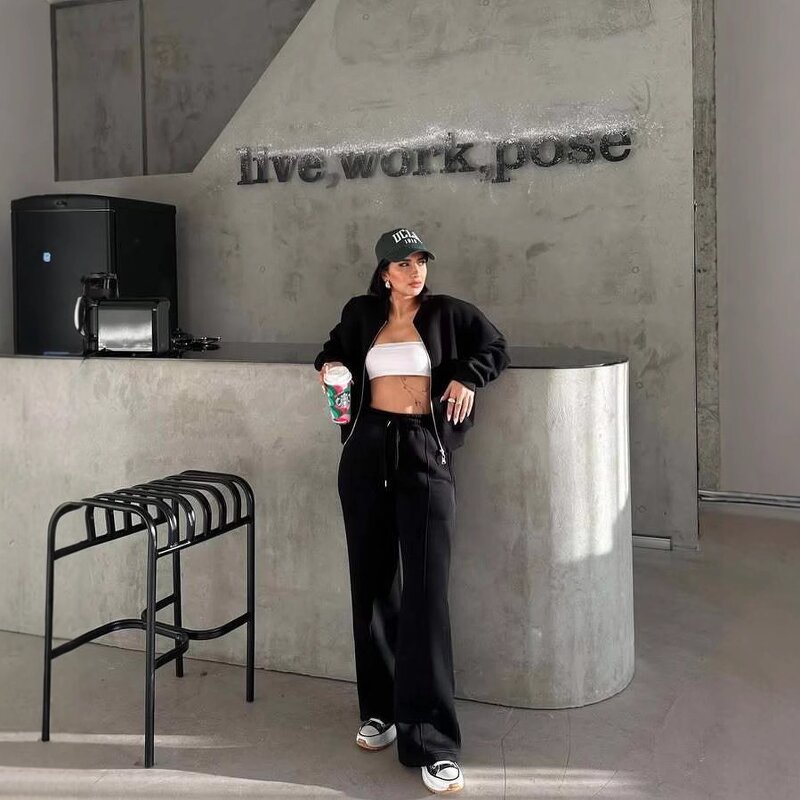 Women's Tracksuits Manufacturer - OEM Factory Custom Heavy Weigh Soft Fabric ZIP Sweatshirt Terry Cargo Jogging Set