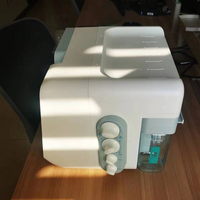 Small Bubble Beauty Instrument - Desktop Microdermabrasion 7 Inch Touch Screen 24L Vacuum Blackhead Removal