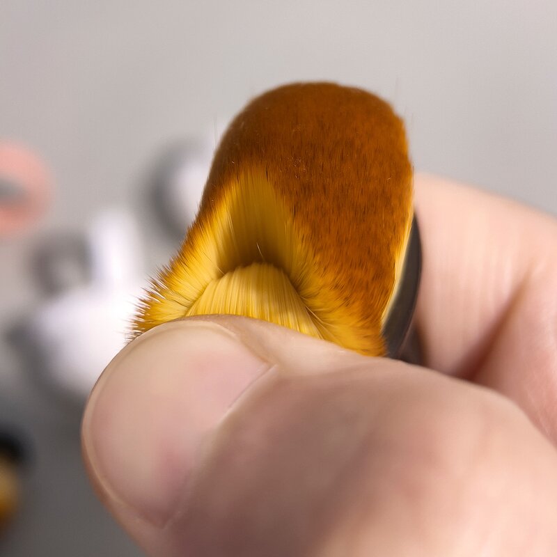 Dust Cleaning Brush Manufacturer - Oval Black & White Ring-Shaped Nylon Manicure Tool