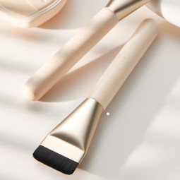 Seamless Foundation Brush Factory - Single Luxury Flat One-Line Thin Professional Mini Travel Cosmetic