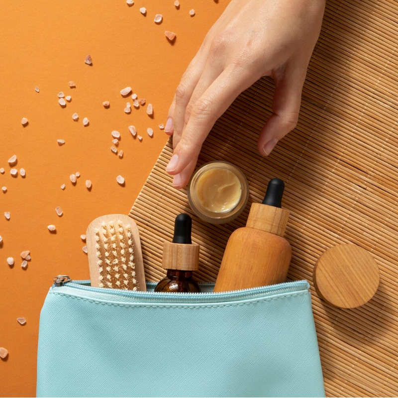 Women's Large Capacity Travel Makeup Pouch Custom Zipper Cosmetic Bag Made of PU Material