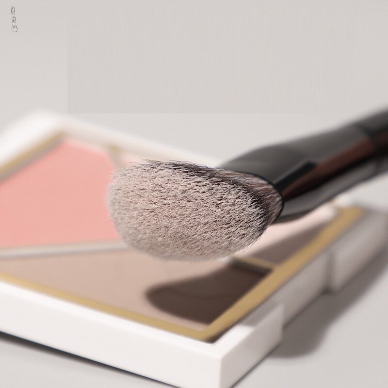 Face Broom Makeup Brush - Professional Angular Contour Blush Liquid Foundation