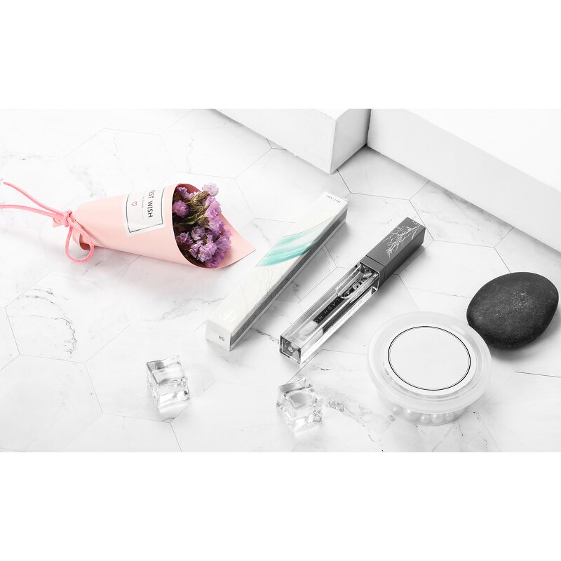 Lip Gloss Manufacturer - Flash Moment 6ML Fashion Velvet Transparent Moisturizing