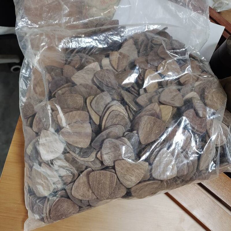 Guitar Pick Manufacturer - 10 Years Factory Bulk Wholesale Natural Wooden Sample Support Custom