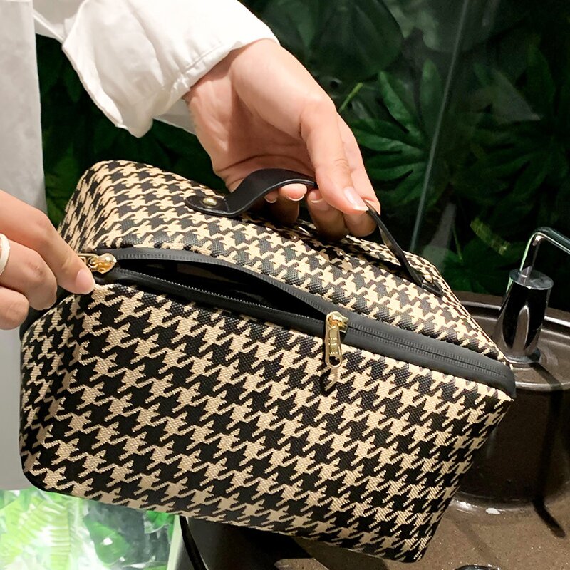 Makeup Pouch Manufacturer - Luxury Large Capacity Vegan Leather Travel Zippered Bag