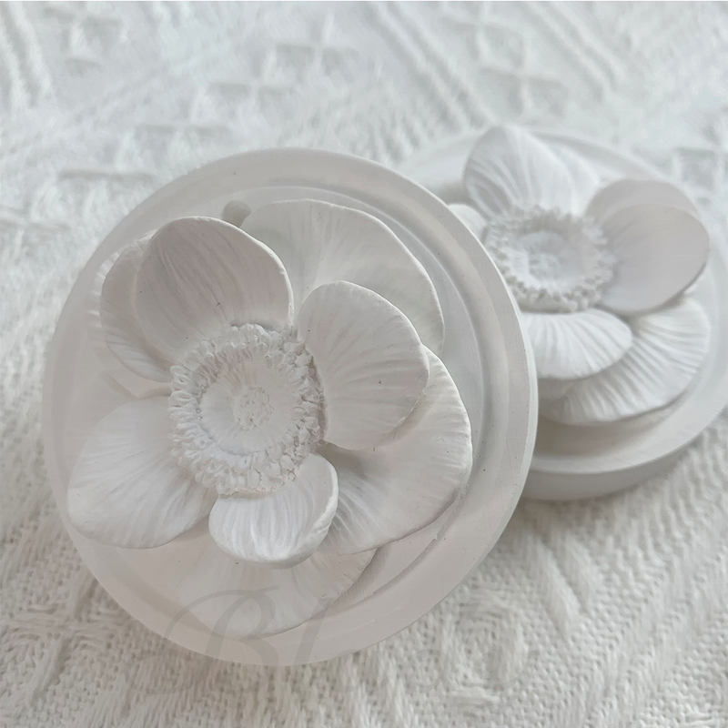 Ceramic Aroma Diffuser - Custom Flower Shape Hanging Car Home Air Freshener Clay