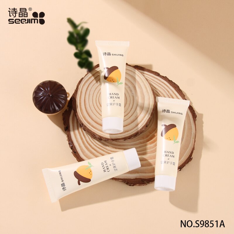 Carrot Hand Cream Set - Manufacturer - Cute Dry Hands Skin Care Lip Balm Set with Box