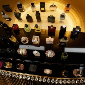 Eau De Perfume Manufacturer - Spicy Woody Scent Eco-Friendly Portable Daily Care