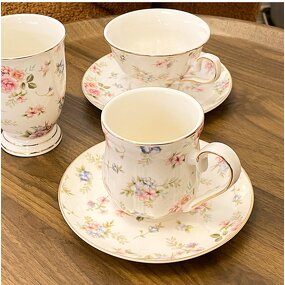 Coffee Cup Set Manufacturer - Vintage British Floral Ceramic with Gold Rim & Tray
