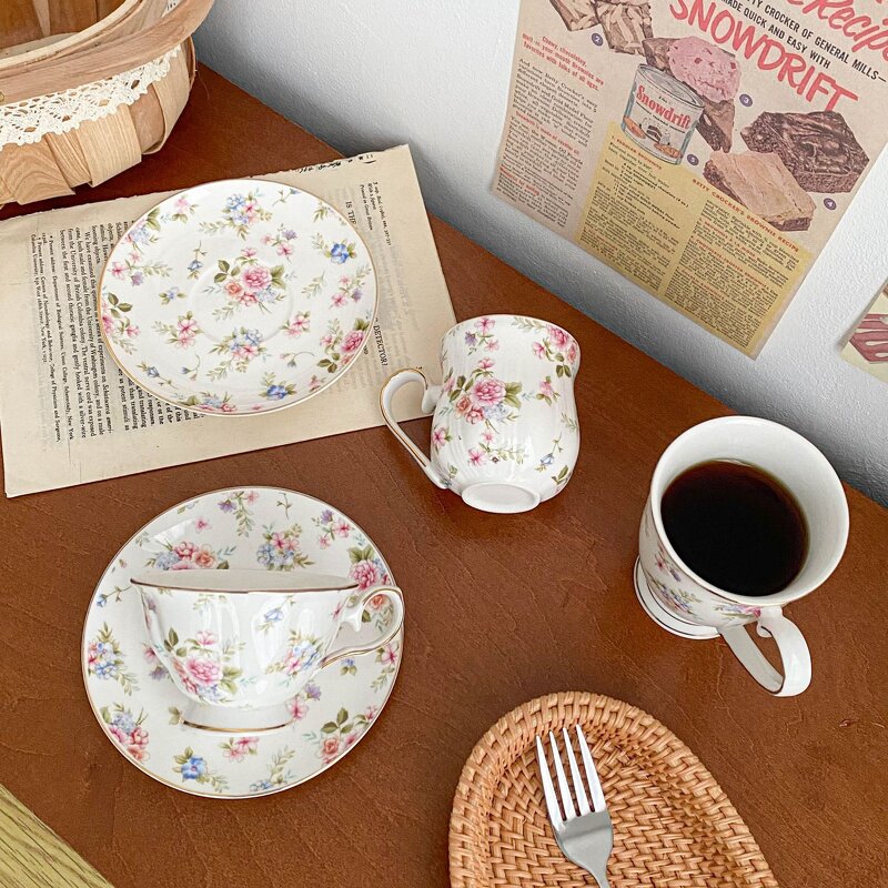 Coffee Cup Set Manufacturer - Vintage British Floral Ceramic with Gold Rim & Tray