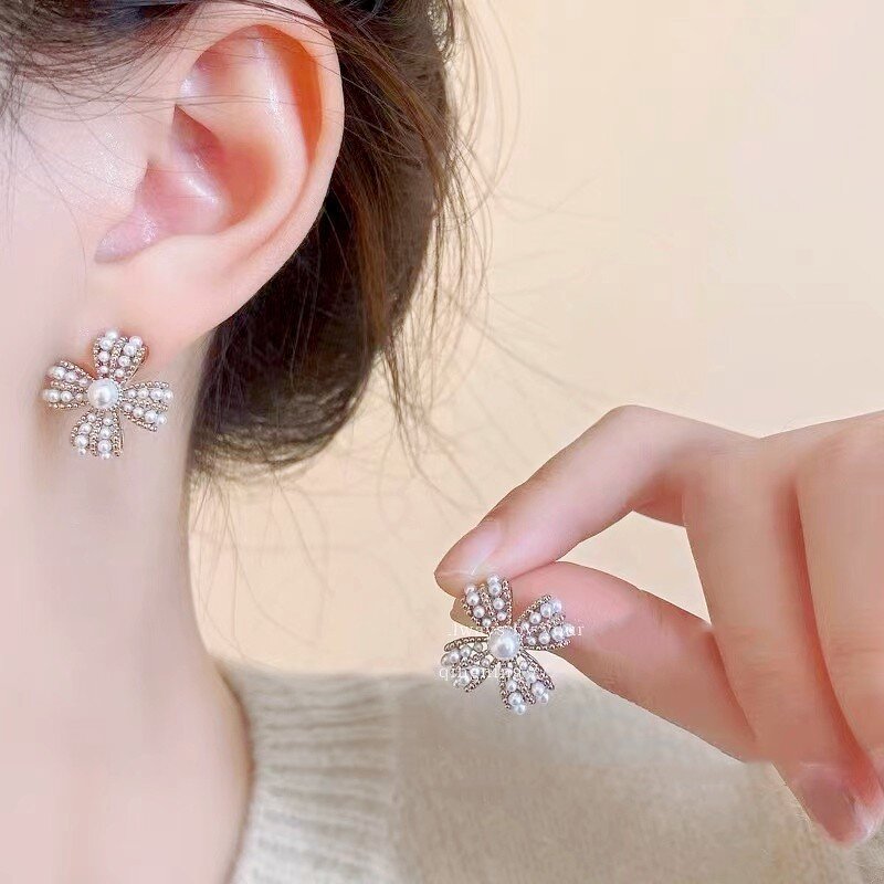 Earrings - Manufacturer S925 Silver French Pearl Flower Niche Delicate Stud