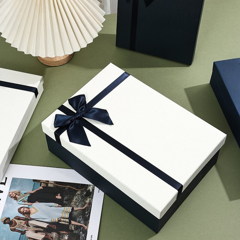 Gift Box - Manufacturer Factory White Rectangle Custom Logo Cardboard Sponge Lining