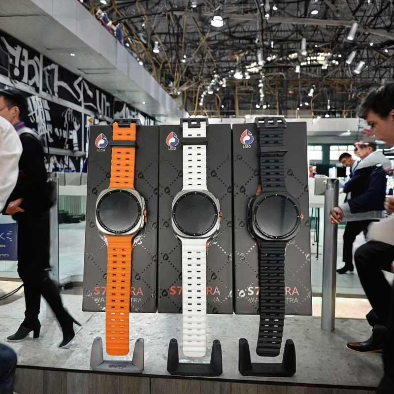 Smartwatch Manufacturer - 7 in 1 Set 1.52 Screen BT Call Heart Rate