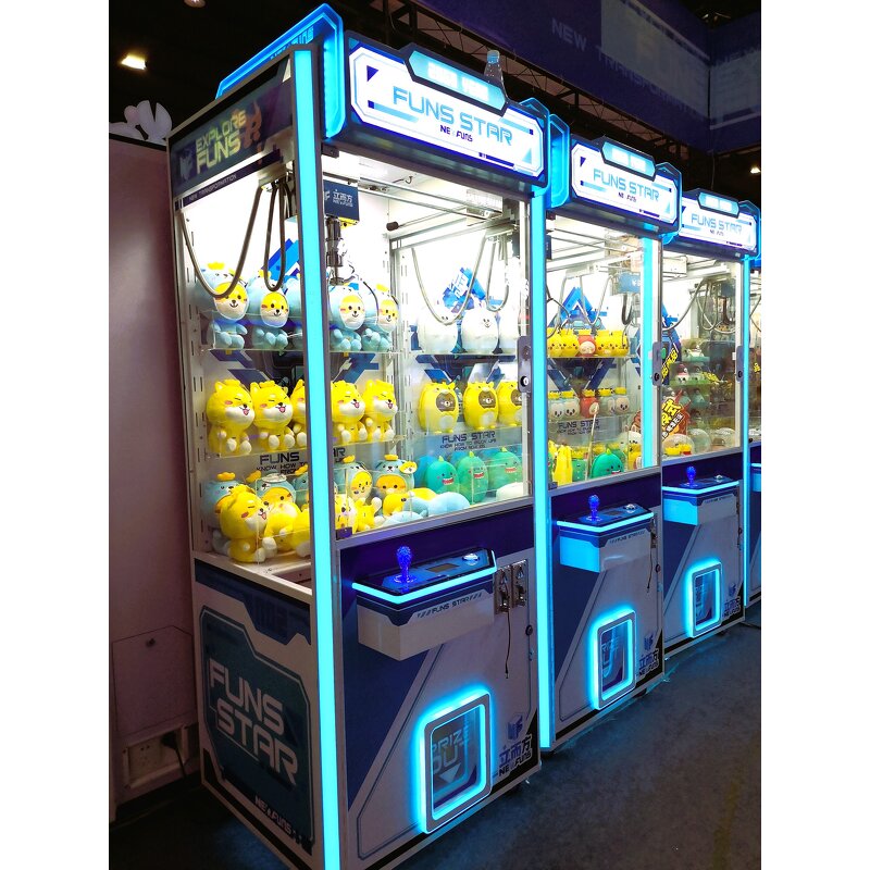 Claw Arcade Machine Manufacturer - Coin-Operated with Durable LED Lights