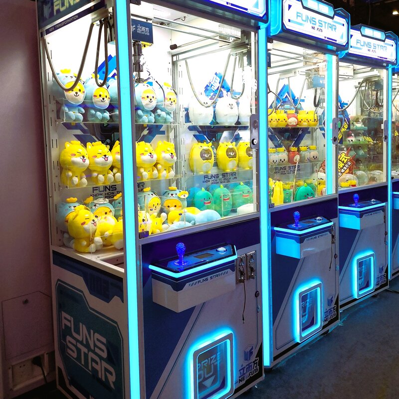 Claw Machine Manufacturer - Durable Commercial Cabinet Coin-Operated LED