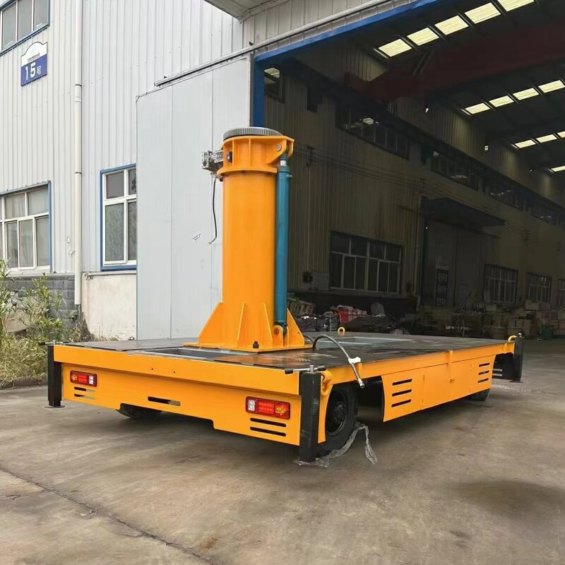 Crawler Truck - Manufacturer High Quality Diesel Rubber Sprinkler Transport