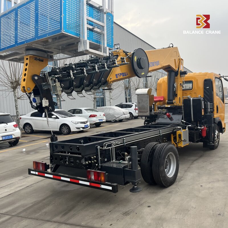 Aerial Platform - Manufacturer Isuzu 30m Custom Zoomlion Hydraulic Cylinder Ladder