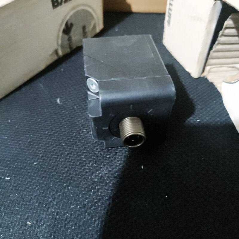 Sensor Manufacturer - Balluff Bsp000t B002-EV002-A00A0B-S4 Brand New