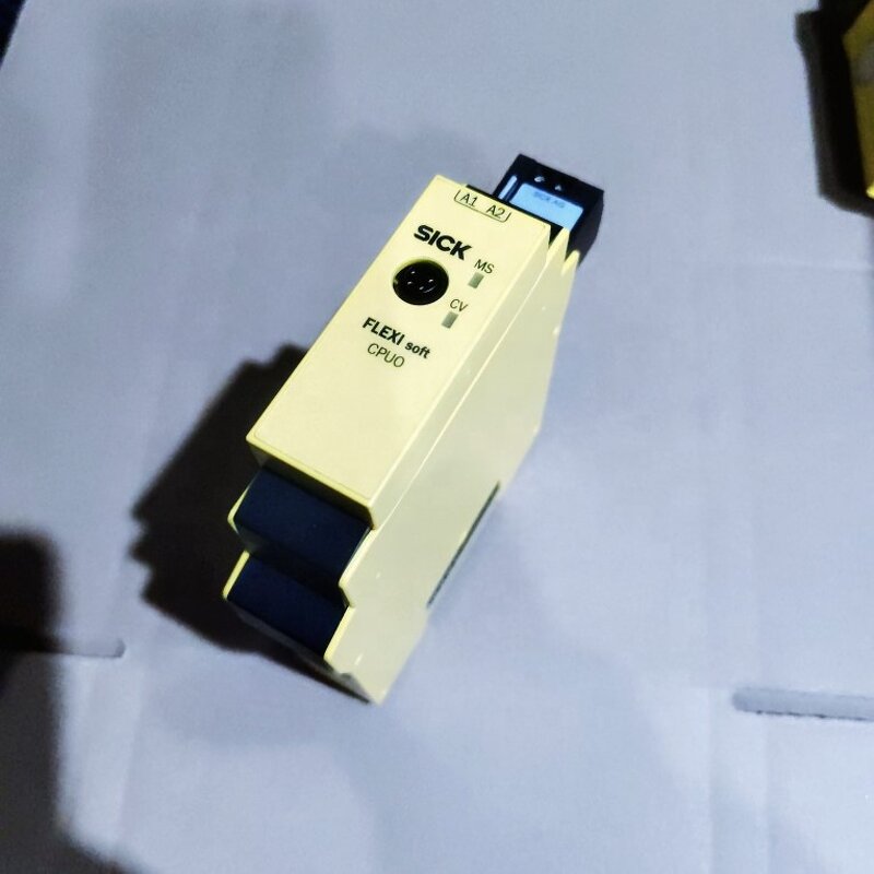 Circuit Breaker Manufacturer - Cutler-Hammer HMCP015E0 3P 15AMPS