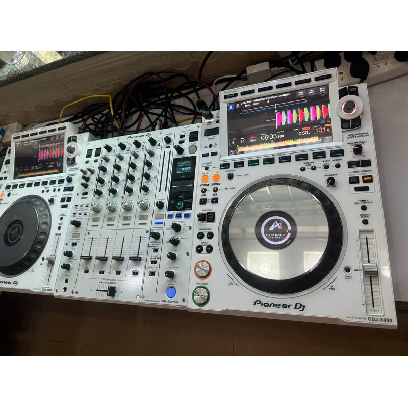DJ Equipment Set Manufacturer - Pioneer DJ CDJ-3000-W White Limited Edition + DJM-900NXS2 White